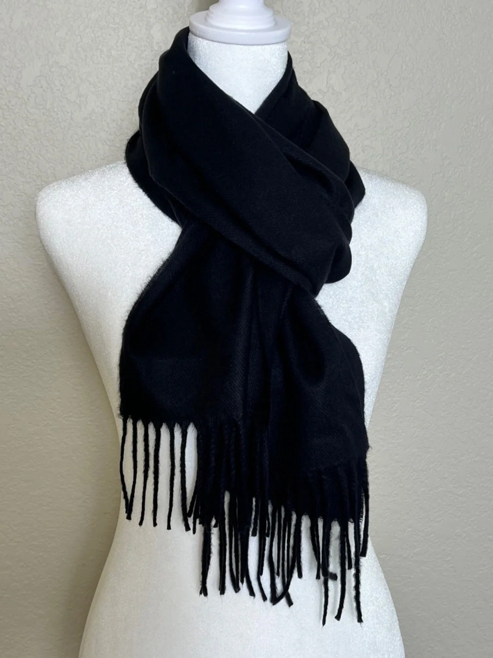 *FIRM PRICE* Cashmere Black Fringed Scarf Made in Germany